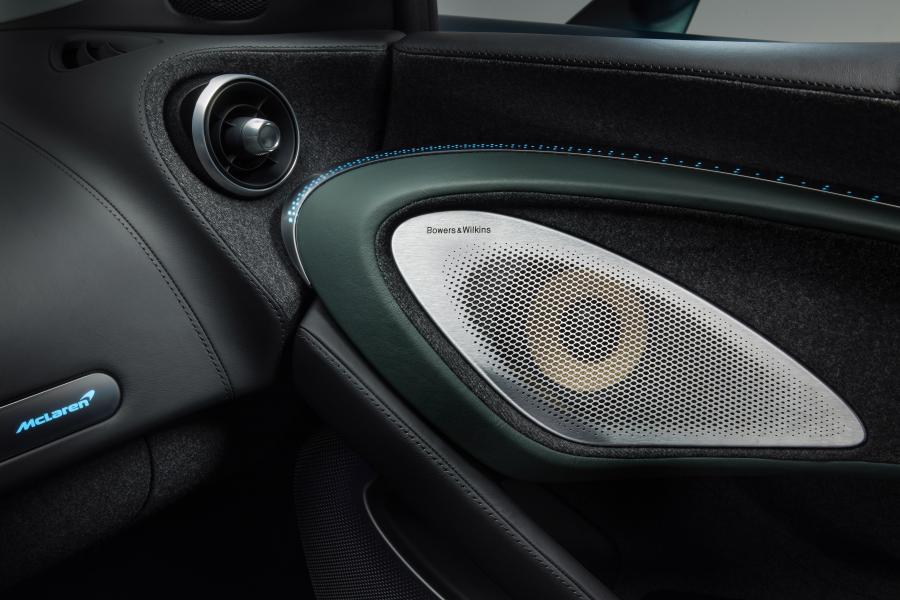 Детали интерьера McLaren GT Verdant Theme by MSO 2020 года  (фото 4 из 10)